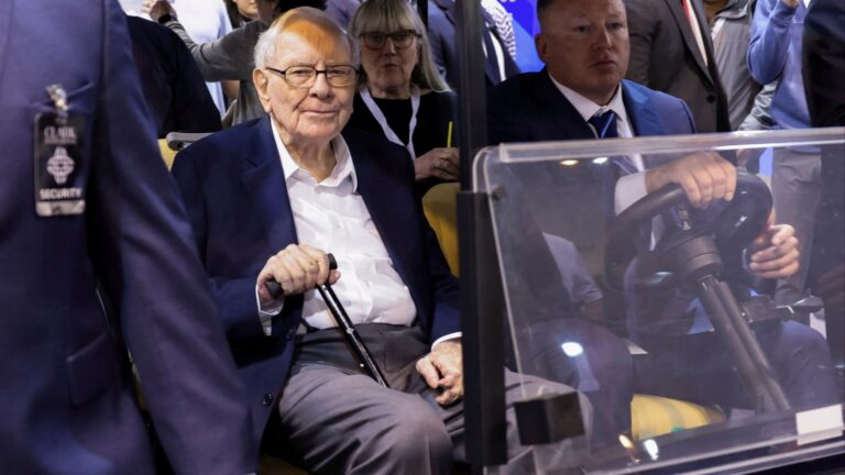 Warren Buffett’s Berkshire Hathaway slashes stakes in Bank of America and Citi – Financial Times