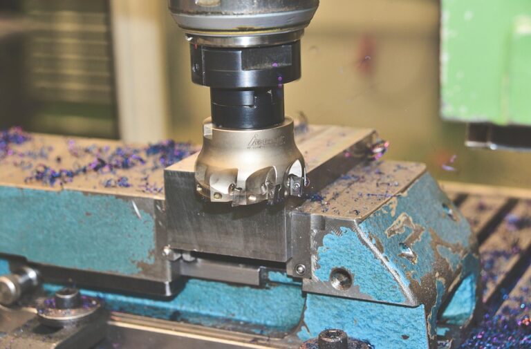 Revolutionizing Industry: The Rise of Smart Manufacturing in the Digital Age
