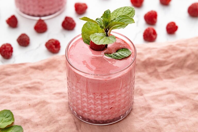 10 Delicious and Nutritious Smoothie Recipes to Fuel Your Day