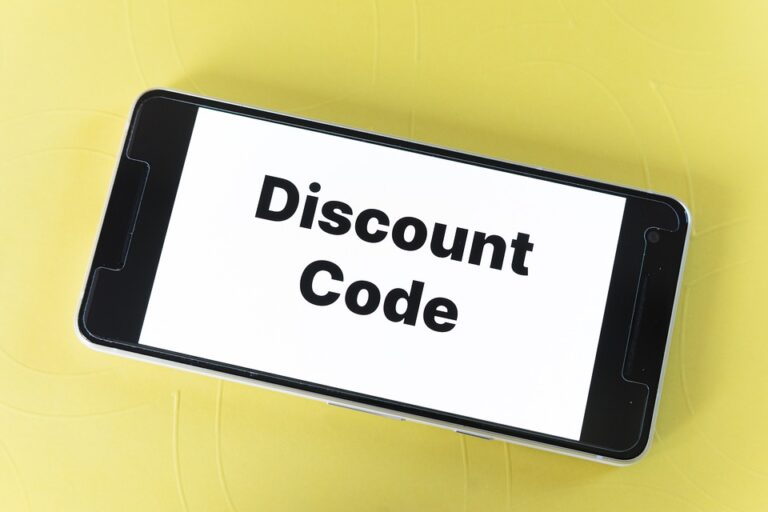 Email Alerts and Apps: The Best Tools for Monitoring Flight Discounts