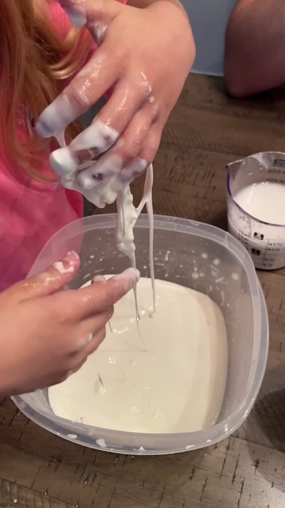 @kendallsmith.904 If you have kids, you HAVE to try this! So simple & sooo cool!…