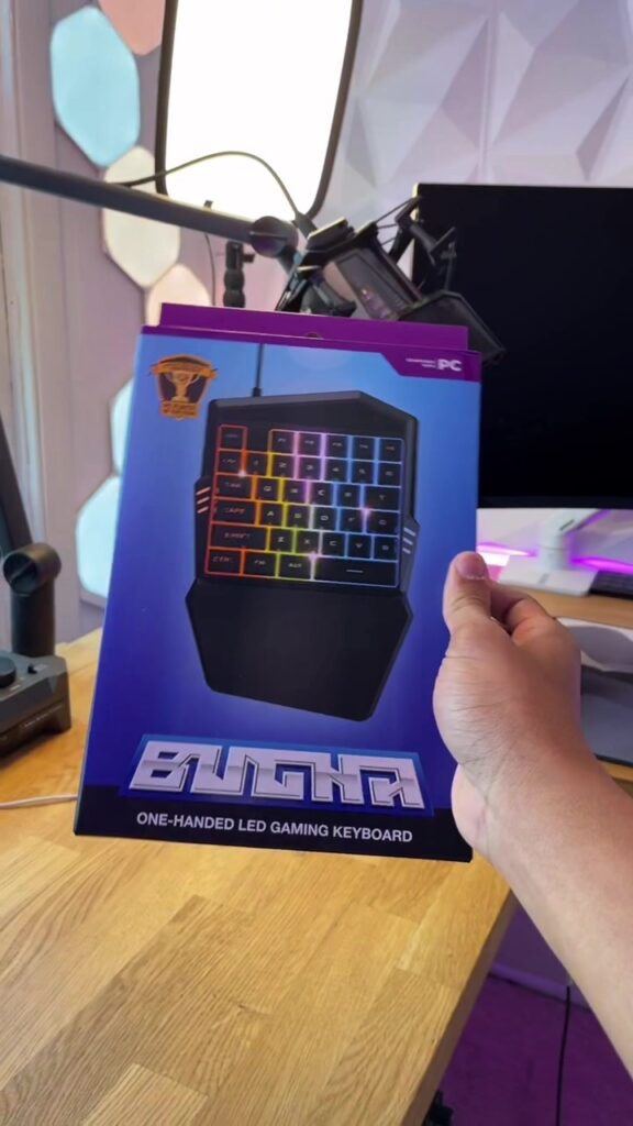 @carterpcs 100k likes and I’ll buy the mic #carterpcs #techtok #gaming #gamingge…