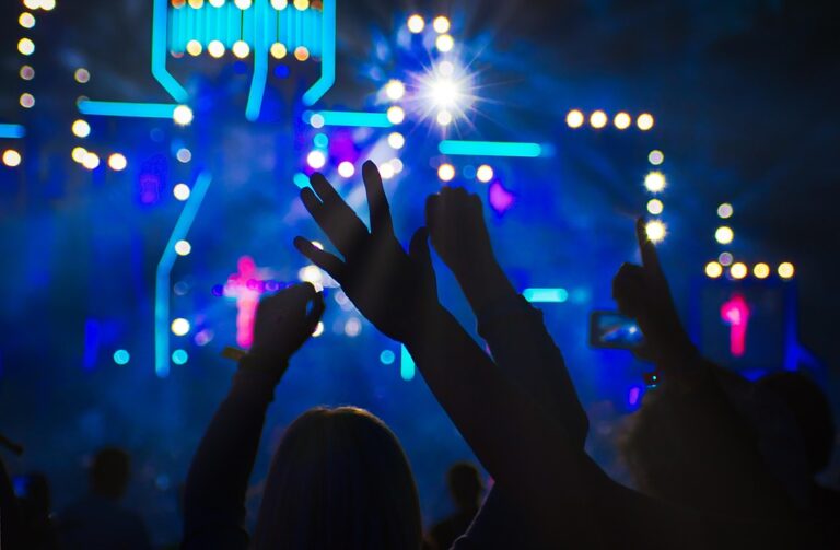 Streaming Live: The Impact of Influencers on Gaming Events Coverage